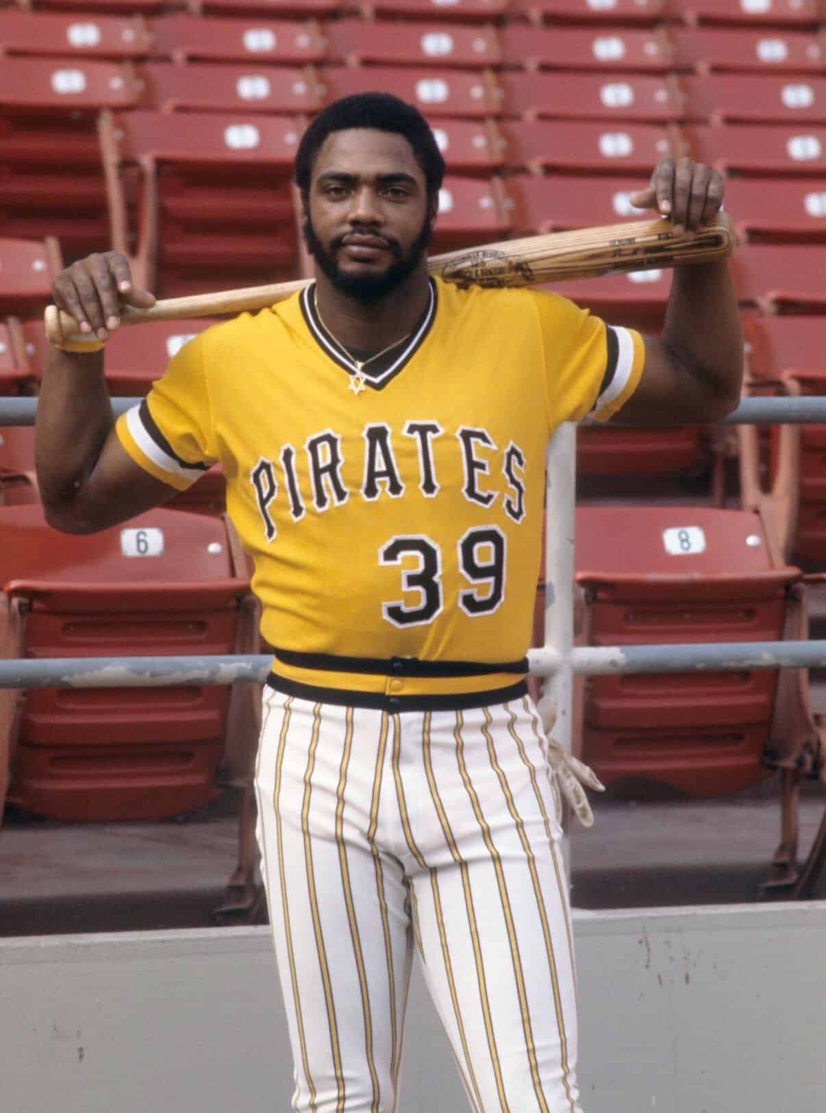 Happy birthday to The Cobra Dave Parker who turns 69 today 6/9/2020. 