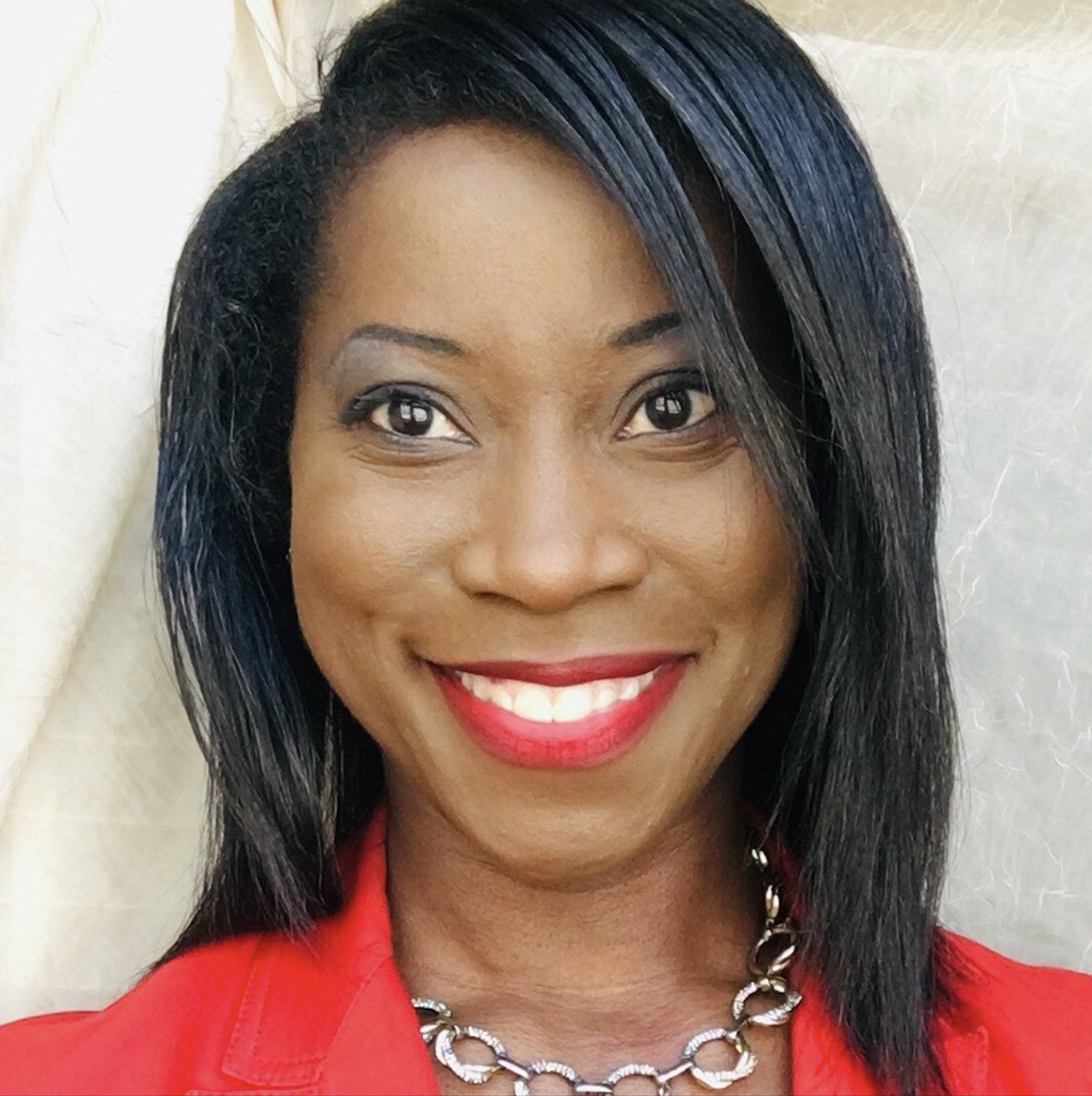 NHdiversity's tweet photo. This Wednesday, June 1, Professor Shelvia Dancy will facilitate a virtual conversation with @NewhouseSU alumni journalists who are covering the killing of George Floyd and the Black Livers Matter protest in Minneapolis and New York. Visit our website for more information. https://t.co/G07y0EOouT