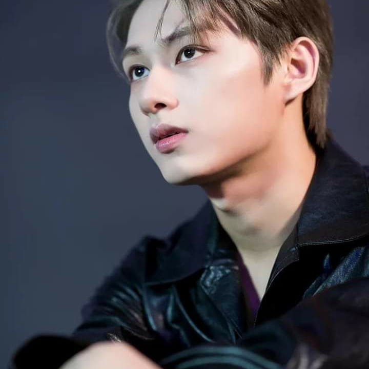 JeonghanLinh's tweet photo. Jun à, chúc mừng sinh nhật anh nha ❤️
chiều mai em được nghỉ học, có thể ngồi xem live của anh rồi ❤️❤️❤️
#달빛보다_찬란한_준휘야_생일축하해 
#HAPPY_JUN_DAY https://t.co/jAJBfhx7jD