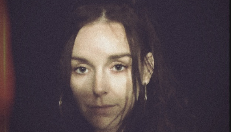 Mani Bazaar is a solo artist from the west of Ireland—via Manchester, UK—who creates what she describes as “ethereal goth-infused dream pop”. An apt descriptor, if her latest release EP. 3 is anything to go by.

#IrishMusicParty 

Review here: headstuff.org/entertainment/…