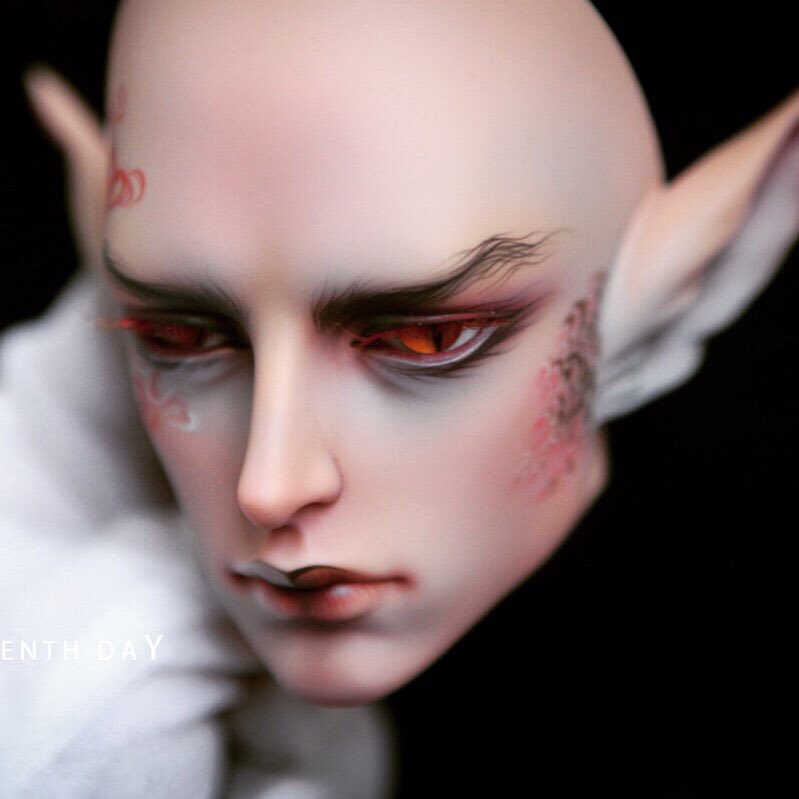 Story7days's tweet photo. This Faceup is integrated with the previous Jinwu tattoo. Is it more masculine than you think? 😃Jinwu is like the Sun God. You may remember my explanation. Well, I like tough and elegant characters, you know. 😌
+
#bjd #bjddoll #bjdfaceup #bjdmakeup #doll #faceupartist #faceup https://t.co/jWaJFHV1wc