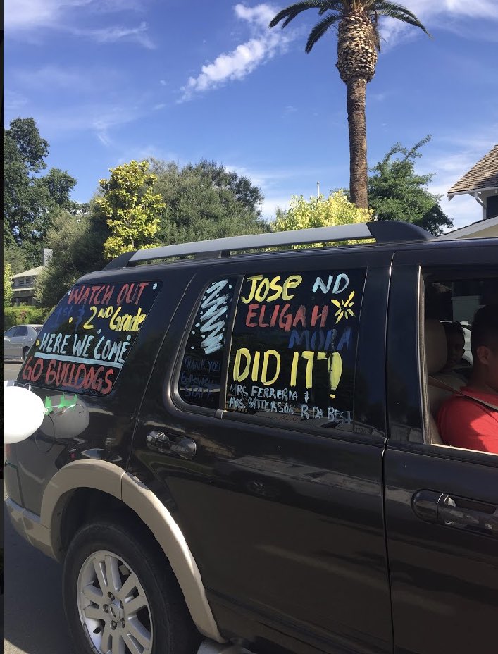 BelleviewDogs's tweet photo. Belleview Families sure know how to join a parade! We can’t wait to see you again... We miss you, too! https://t.co/fJoWlofXGH