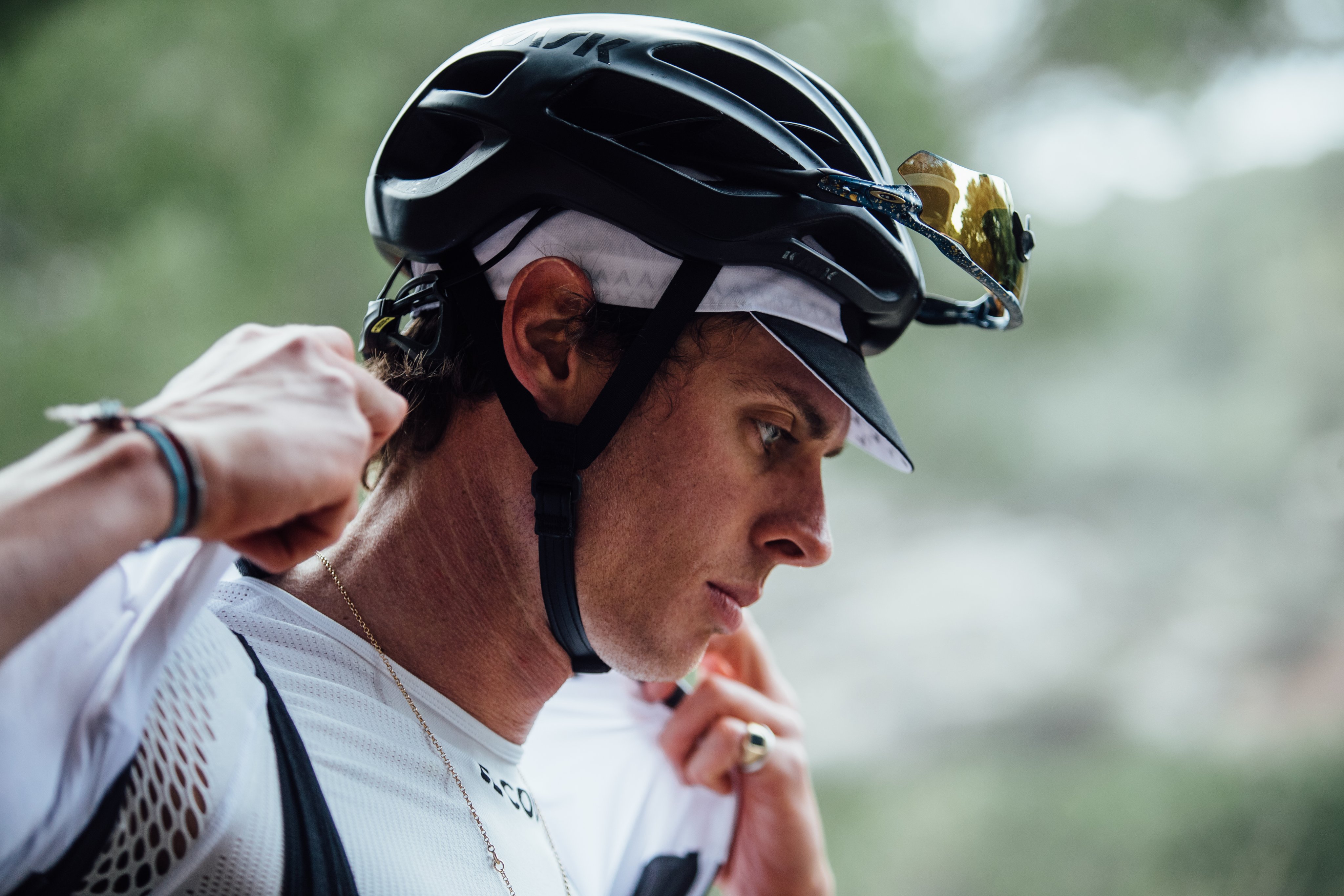 Le Col on X Sometimes it s simple. The Cycling Cap is a timeless and functional addition to any rider s kit list. Worn under your helmet and shielding your eyes from showers or