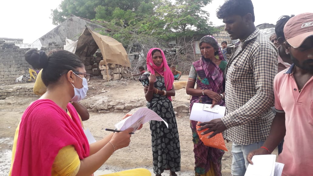 Governance at doorstep, suo moto Non-NFSA to NFSA on mission mode through visiting slums in kutiyana <a href="/collectorpor/">Collector Porbandar</a> <a href="/PorbandarRac/">RAC Porbandar</a> <a href="/VivekTank_GAS/">Vivek Tank- Dy.Collector</a> @informationpor2 <a href="/MamAssociation/">Mamlatdar Association</a>