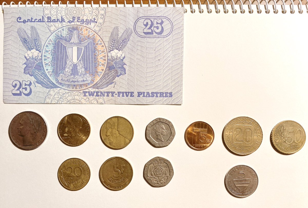 Tomie ポンドとかユーロ導入前の通貨も出てきた エジプトポンド 紙幣 左 イタリア リラ フランス フラン ベルギーフラン イギリスポンド オーストリア シリング ユーロ