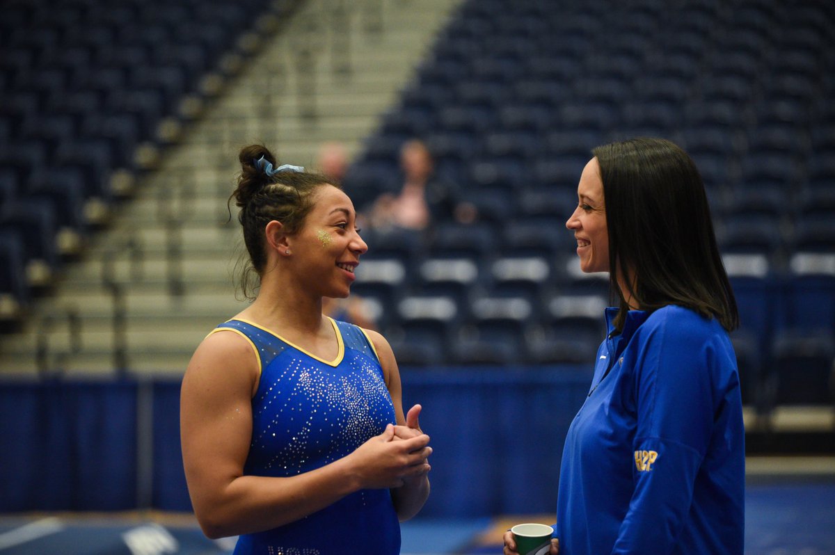 mjburton_'s tweet photo. Head coach. Female women of color.
@TheSamSnider is strong, poised & confident. She taught me to believe in myself & that it’s ok to not be perfect. I’m so thankful to have her in my life as someone I look up to and get to continue to learn from her.💙 #samsnider #myheadcoach https://t.co/J1eyMFDfbY