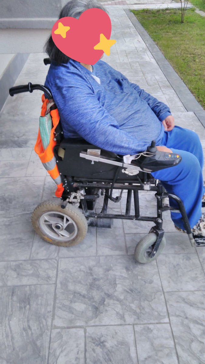 Tuğrul Bey,Samsun Atakum’da yaşıyor. Eşi %96 oranında fiziksel engele sahip. Akülü tekerlekli sandalyesi kullanılamaz duruma gelmiş. Bununla birlikte erzak ihtiyaçları var. İlgilenebilirseniz çok seviniriz 🙏🏻 <a href="/haluklevent/">Haluk Levent ( Ahbap Ekibi )</a> @ahbap_samsun