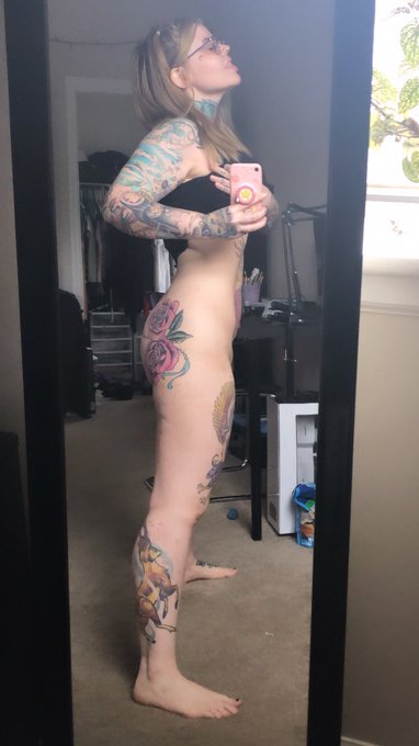 Everyday I climb the pole then come back down and now I&rsquo;m fit idk   Also who wants to buy feet pics lmao