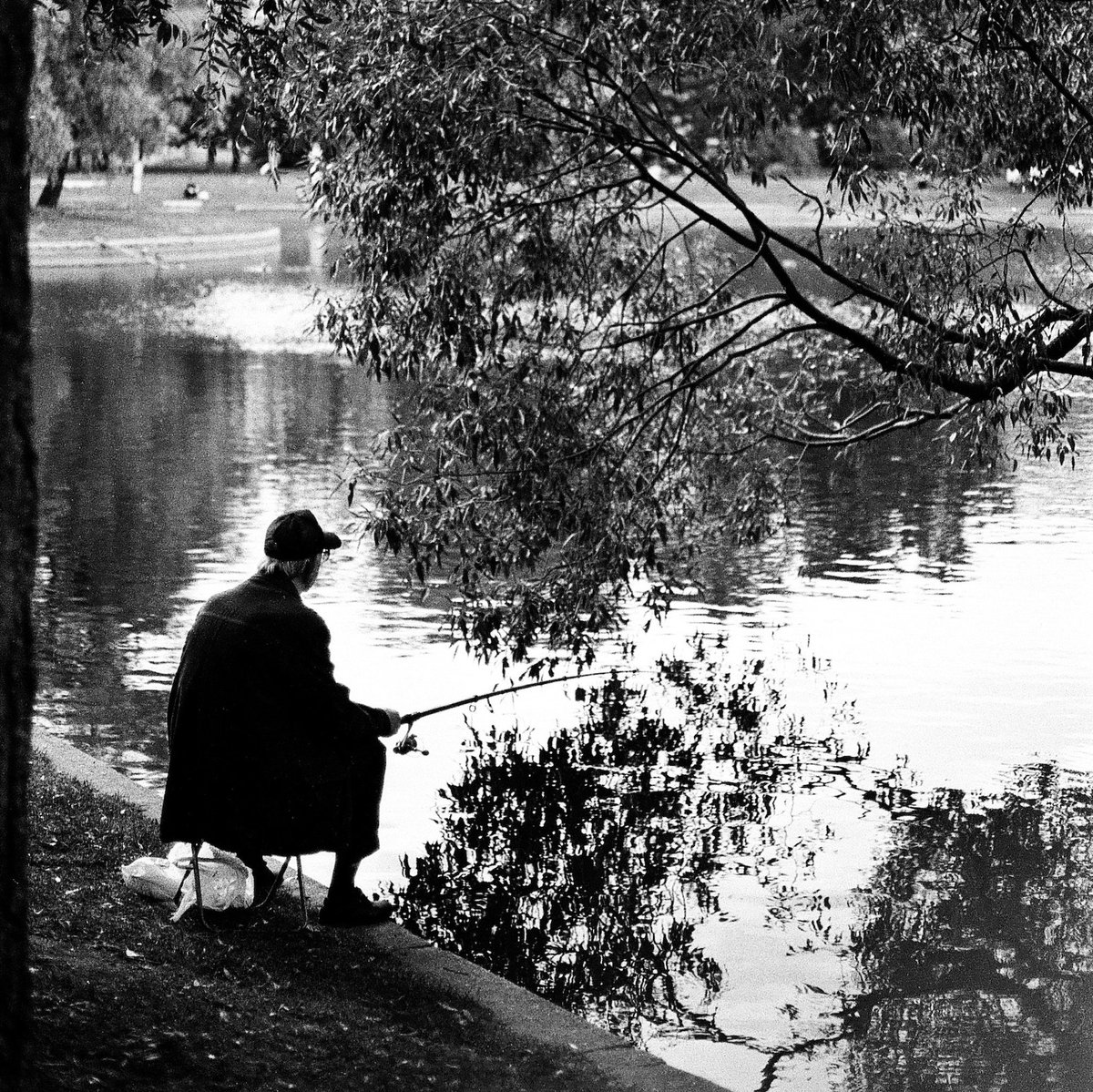 SUNnetworkCambs's tweet photo. 'G' fishes & cycles to take care & meets with his friends outside, keeping a safe distance. They look out for each other as they have significant mental health/addiction/street homeless struggles. #keepsafe #selfcare #RecoveryInTheCommunity @Wintercomfort for the homeless https://t.co/IWnqF2Hd8K
