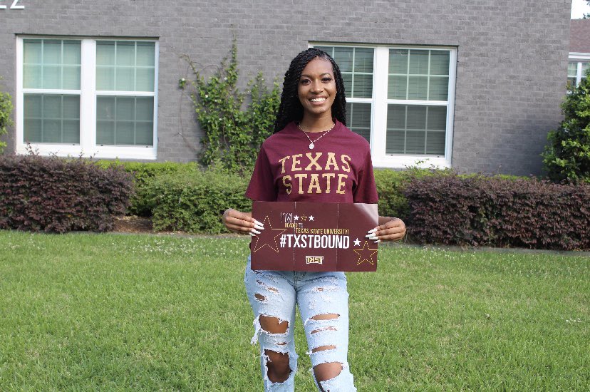 ceooarii_'s tweet photo. Newest member of the bobcat family 🥳❤️ #txst24 #gocatsgo https://t.co/sc6jggxjNf