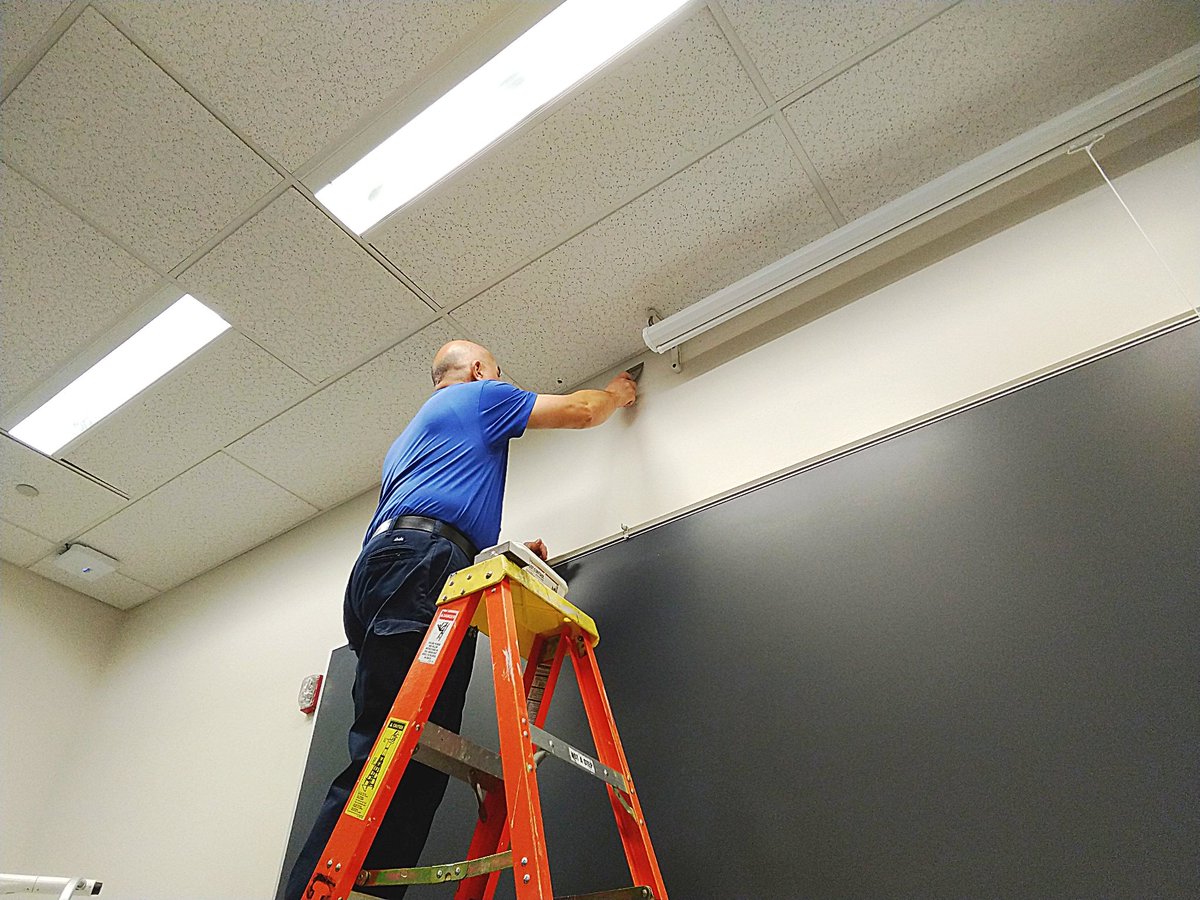 cscc_facilities's tweet photo. FACILITY FACELIFT TUESDAY: Our @cscc_facilities technician, Jose is transforming Davidson Hall's classrooms. From plain to new freshly painted and fabulous! What do you think?
#keepingcsccrunning #facilitiesmanagement #Cstateproud https://t.co/ofPlM7PGMM