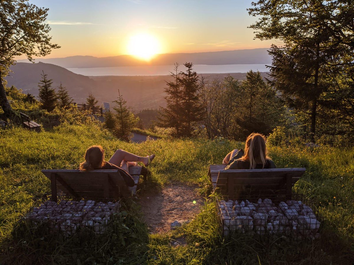 morganjupe's tweet photo. You can't beat watching the sun go down in the mountains! 🌄 
.
.
.
📸Our Resort Manager, Steph https://t.co/S3gNfwjSPd