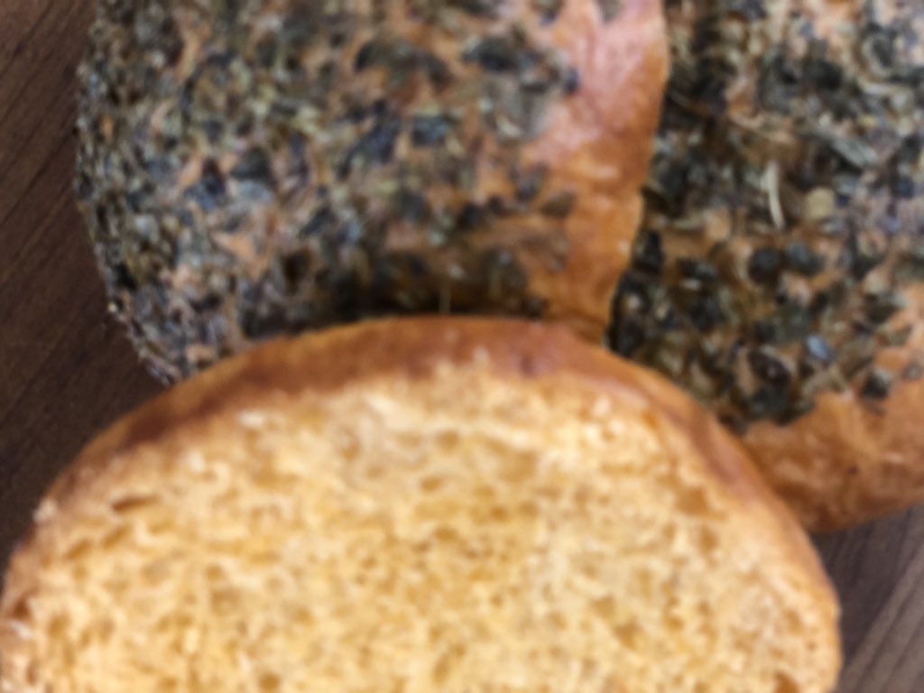 CremitaDaniel's tweet photo. Pan de hamburguesas 🍔 de tomate frito casero con orégano 
Y aún piensas que es un producto de tu INMAGINACION!!!!! https://t.co/2k9VOiSaKN