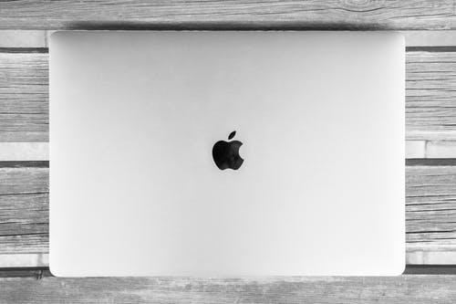 markpterry's tweet photo. #FunFact: Apple embarked on a serious of trademark lawsuits against Amazon and other companies over the term "App Store", only to have them rejected.  

Apparently they thought app was short for apple! 😆 

#ThePlusIPFirm #MarkTerry #Patents #Trademarks #CopyRight #IP https://t.co/tzlGNr2LXr