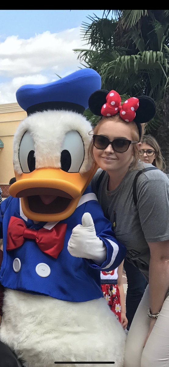 itsemilyhudson's tweet photo. HBD #DonaldDuck #disney https://t.co/uM2Vih9N8c