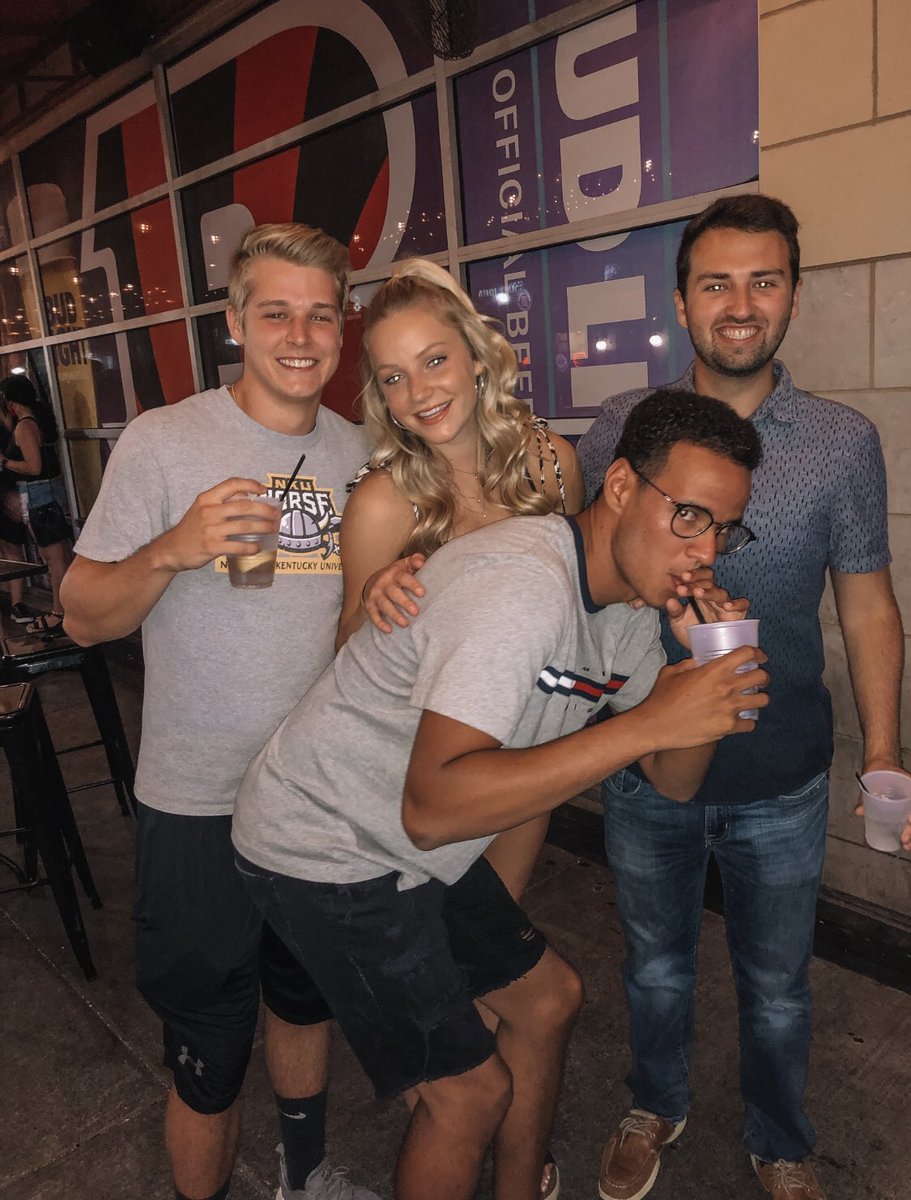 eemogus's tweet photo. Happy Birthday to the biggest bum I know @RileyAdonis ! Lucky to have a best friend like you that I can always count on to be there for me! Hope 22 is the best one yet, we’ll celebrate soon! Love ya dude💖🎉🎈 https://t.co/MrrtUtMIQ2