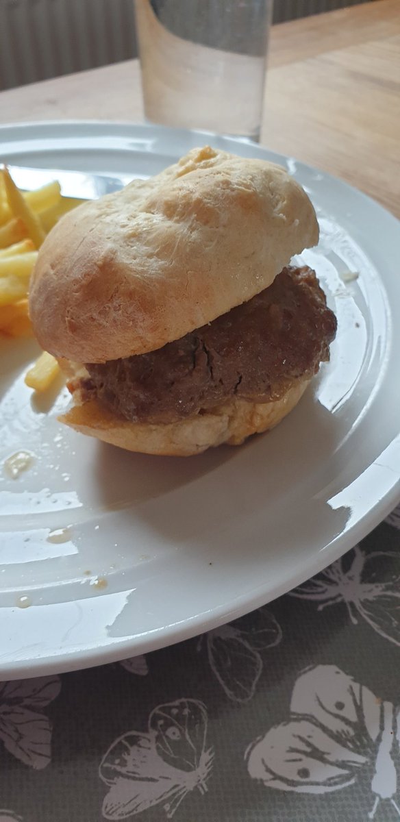 lauralizzylee's tweet photo. @HMillSchool burgers by Dylan and bread buns by Charlie #homemade #burger #bread #delicious https://t.co/RIun7T0jIW