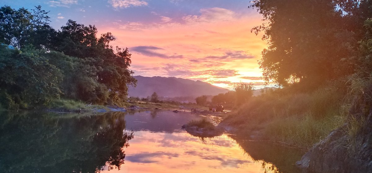HenryBrook3's tweet photo. #Sunset#Cdl# https://t.co/lPAy2Xy32q
