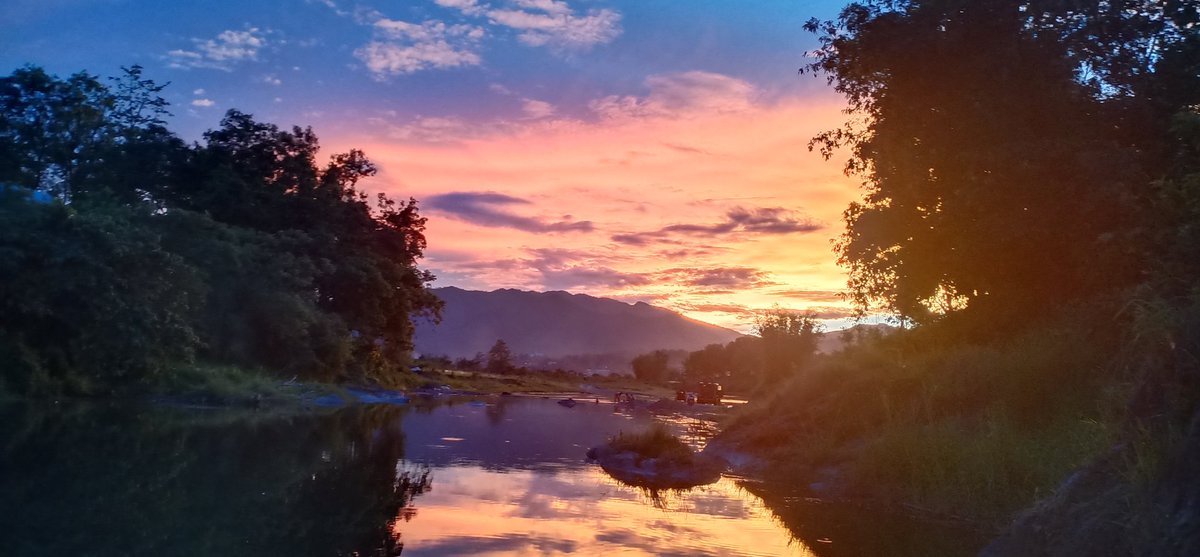 HenryBrook3's tweet photo. #Sunset#Cdl# https://t.co/lPAy2Xy32q
