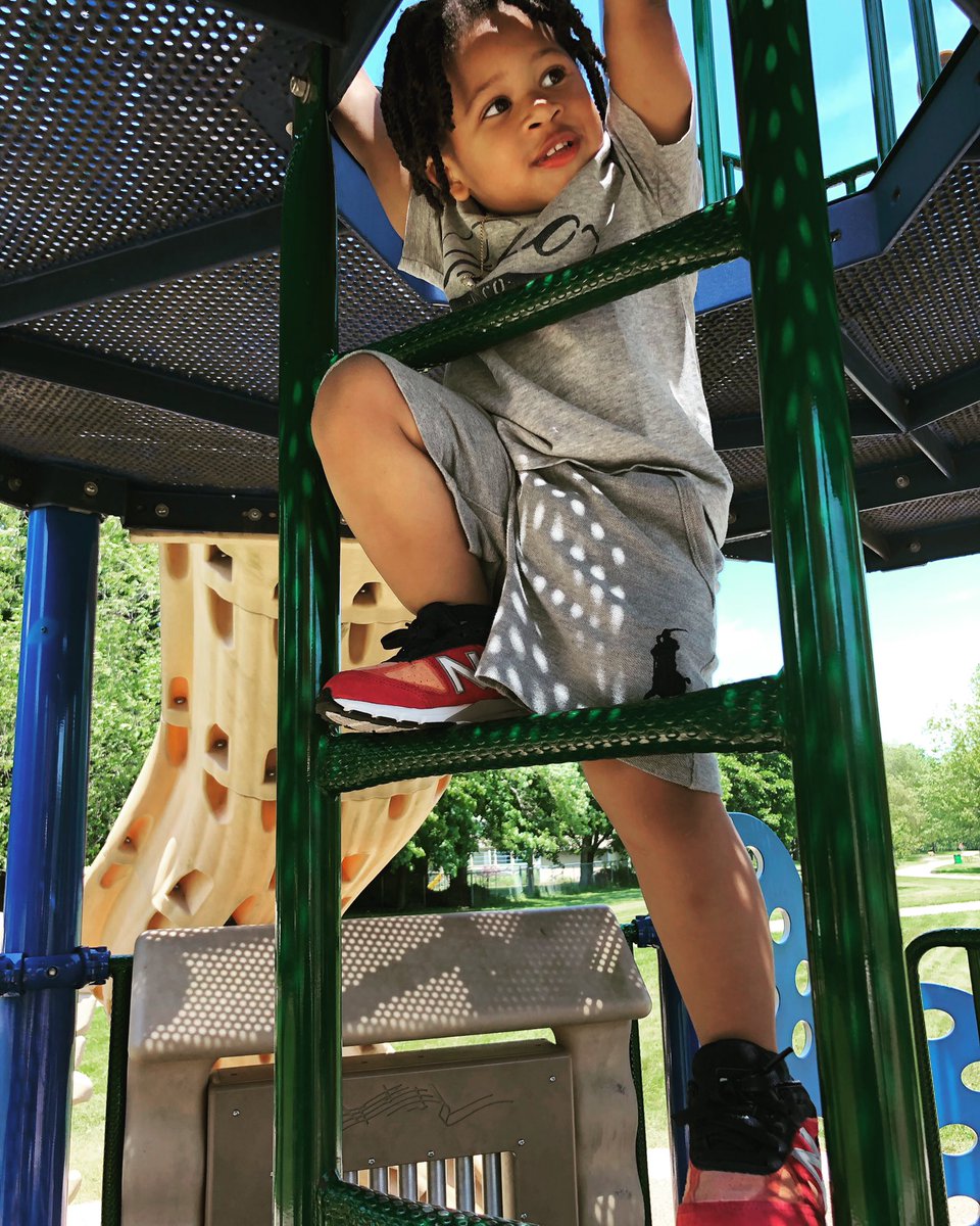 SneakrfreakLeek's tweet image. Fun day at the park #poloRL #newbalance990 #OOTD