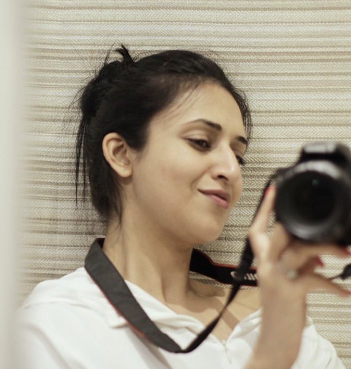 EceOzcan's tweet photo. @Divyanka_T my selfie queen, one of my wishes, have a our photo of you taken by you 😭😭😭 #divyankatripathi #divyankatripatidahiya #queendivz #selfiqueen https://t.co/YPy4lQwhBo