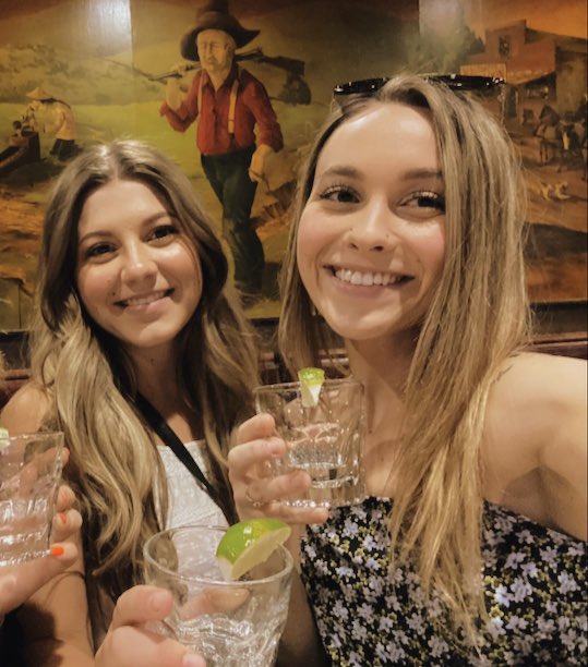 aleahmari's tweet photo. I have such beautiful sisters 😍 https://t.co/WehXoGmo2L