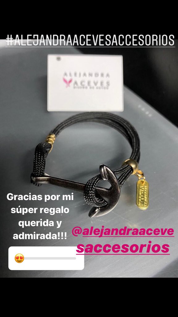 HectorManciilla's tweet photo. Gracias por todo tu apoyo y de darme la oportunidad de siempre contar con tu talento y obras de arte !!   Y quiero mi Ale! Gracias por mi regalito 😘@alejandraaceves https://t.co/qdcnT6nZ5l