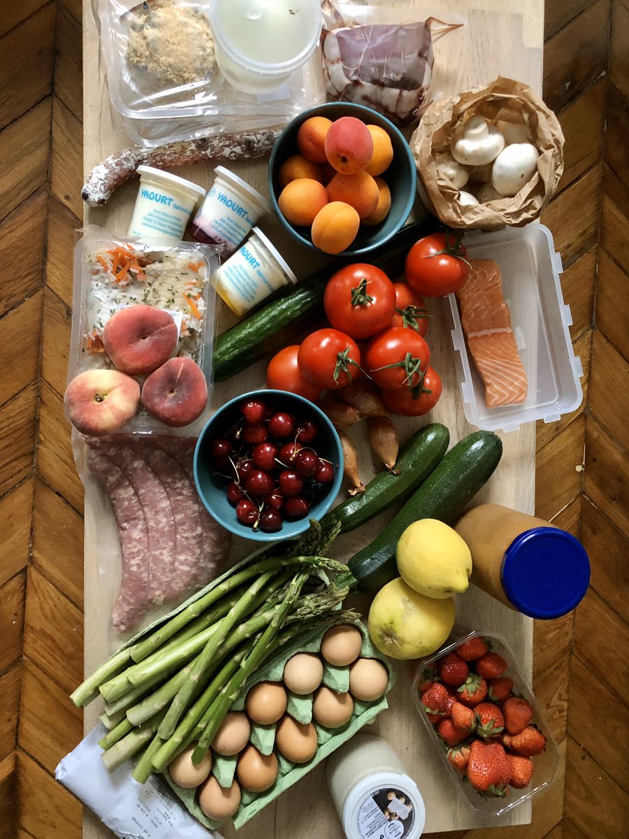 SybilleBernard's tweet photo. Le mardi c’est la @ruchequiditoui ! (Les yahourts Danone sont dans le frigo... 😇) #eatlocal https://t.co/3wkiE8K8r1