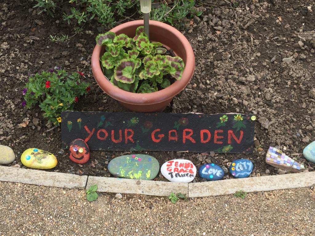 Alex Davidson tweet media