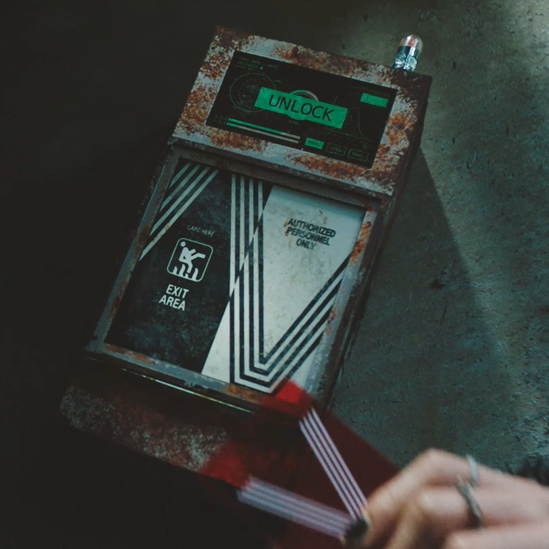 chococreammm's tweet photo. คือ MV มันเหมือนเป็นการ UNLOCK ความเจ็บปวดของแต่ละคนออกมาอะ(เหมือนเตนล์เป็นคนช่วยพาออกมา) 

อย่างลูคัสที่เราเห็นในห้องขังโดนตัดปีก พอออกมาคือสยายปีกได้ ต่งก็ที่โดดโซ่ล่ามไว้ก็โซ่ขาด //ช่าย ฉันกาวอีกละ

#WayV_TurnBackTime 
#WayV_AwakenTheWorld https://t.co/91hpNeUN1E