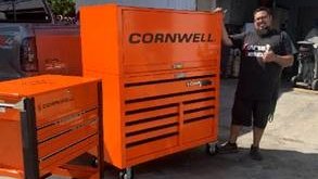 CornwellTools's tweet photo. #ToolCartTuesday - that's a lot of Orange! Great job Cornwell Dealers Mark, Chad V., Jared, Jamie, Chad N. and Len moving our tool storage units! #tools #toolbox #cars #trucks #mechanic #technician #Automotive https://t.co/eiE2soC4sR