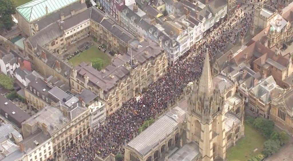 Big up everyone in Oxford demanding @OrielOxford take down the statue of mass murdering white supremacist Cecil Rhodes. You are educating the nation: without confronting our past, we can’t overcome today’s racism #RhodesMustFall