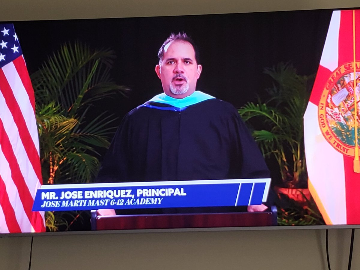 mrs_balcazar's tweet photo. Watched the virtual graduation of our seniors @josemartimast
Congratulations @jmma2020 !
#mast1920 https://t.co/1a3YsuuaHH