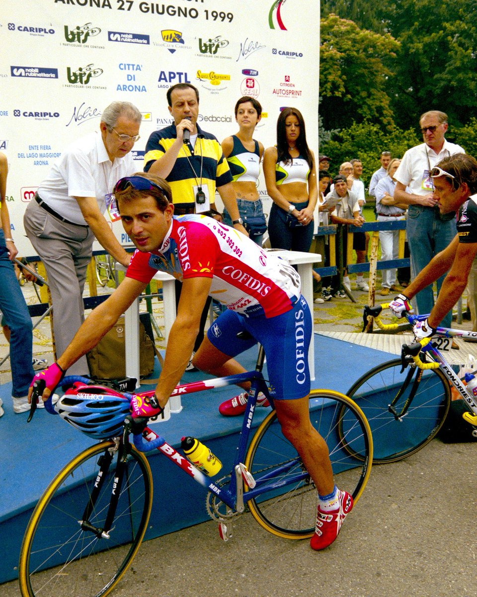 sandrobrambilla's tweet photo. 1999, #Arona #Campionatoitaliano professionisti strada #AlessandroBrambilla #presenter, #MassimilianoLelli protagonista. @PhotoSirotti #FotoSirotti #SandroBrambilla #MaxLelli #LagoMaggiore #Arona #Novara @Federciclismo https://t.co/SHbc9AR91l