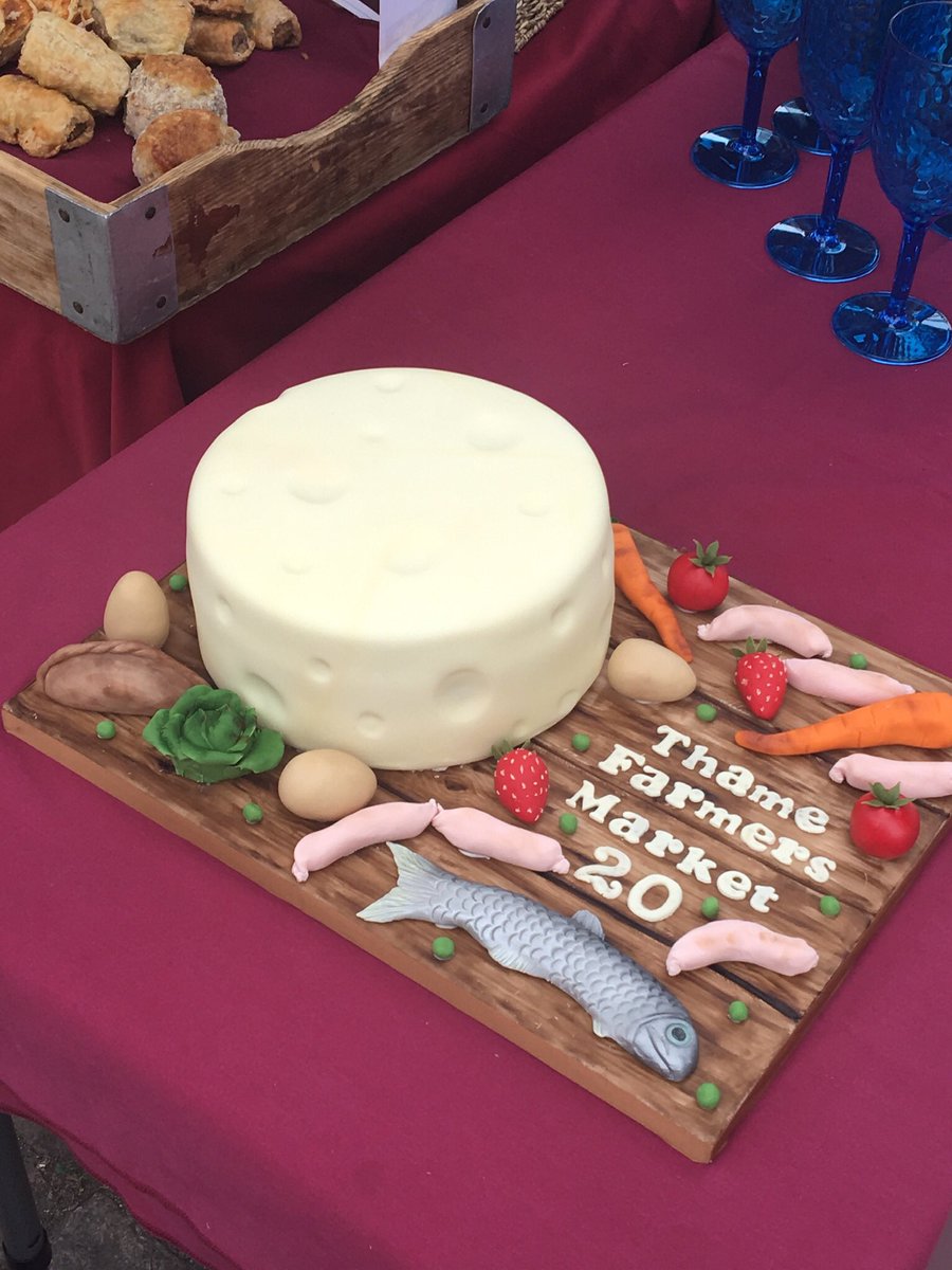 thameproducemkt's tweet photo. The #thamefarmersmarket  will be celebrating 21 years trading in #thame with cakes 🧁 📆 on #tuesday 14 July 2020   At ⏰ 8.30am - 1.30pm               📍Upper High Street. https://t.co/qGfdLfrG1l