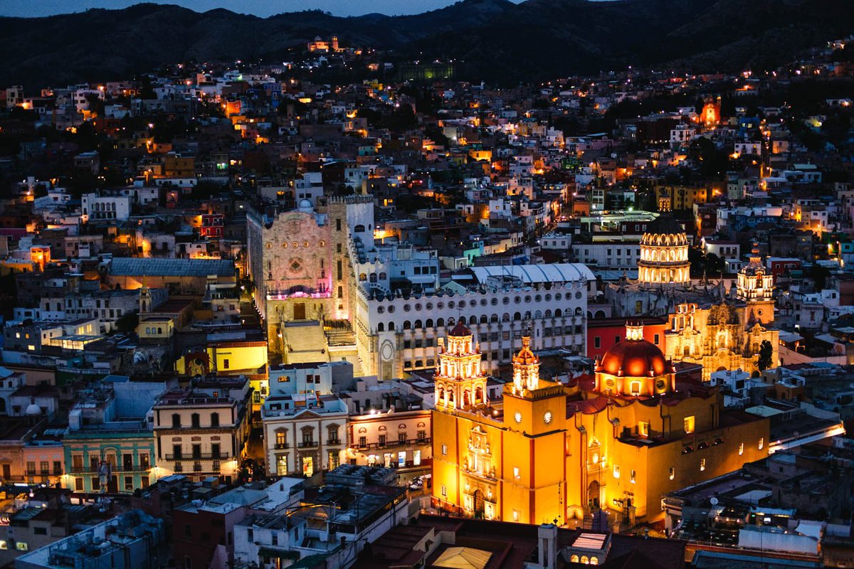 zarelia_'s tweet photo. So I was watching @QueenOnUSA &amp; noticed that Sinaloa isn’t Sinaloa &amp; that it is actually Guanajuato...🤔 I know my state when I see it! 😤 https://t.co/CgAgVYaKWT