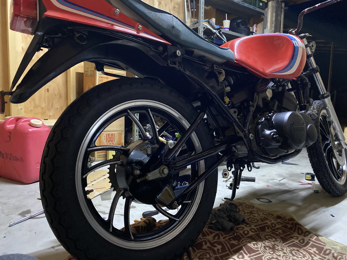 4L3_4U0_NC07_YF's tweet photo. ほーれバイクらしくなって来た❣️
タイヤ組んだ
足着いた
エンジン載った
キャブフルOHした
ちょこちょこ小物着いた
もうほんますぐ‼️
#RZ
#RZ250
#4L3
#4L0
#フルレストア
#完全再生
#ドノーマル
#タイムスリップ
#あ〜るず
#あ〜るず讃岐支部
#あ〜るず香川支部
#全国RZ愛好会 https://t.co/NIvavqbnFR