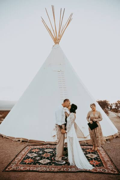 HiEntertained's tweet photo. We LOVE these dreamy desert vibes from this amazing elopement! Check out our recap of this cannabis-friendly ceremony, photographed by JamieY, owner of JamieY Photography. See all the pictures (and amazing inspiration) at https://t.co/yQQF1dqoyQ https://t.co/8N9n1FgMFR