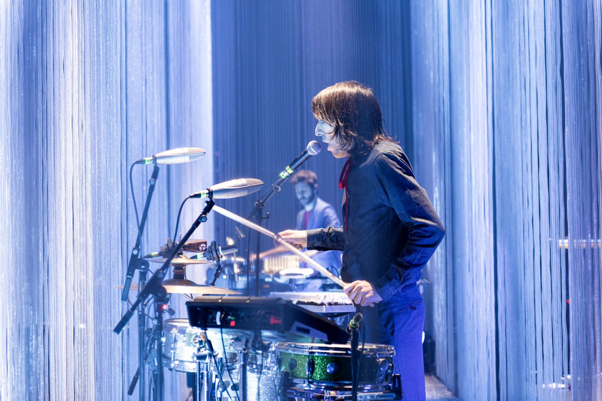 Vetusta Morla On Twitter En Este Disco Utilizamos Un Cocktail Drum Una Bateria Hecha Para Tocar De Pie Aunque Tiene Un Pedal Para El Bombo Vertical Y Suena Como Si Fuera Una