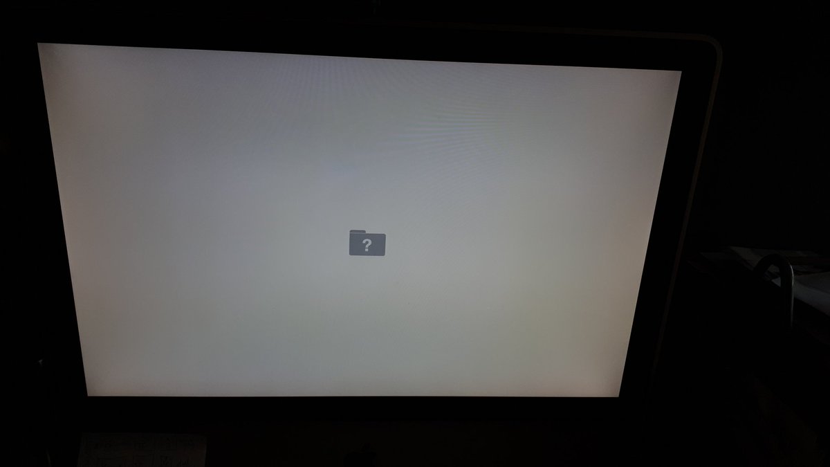 EdjeVosmeer's tweet image. Help!  Oude (2007)#iMAC start niet meer op @aprAmac @Coolblue @appletips @Applenieuwtjes @AppleSupport #macOSrecovery #CommandR 
Blijft ook na herstart map met ? geven. Stil en knipperend. Wat nu?