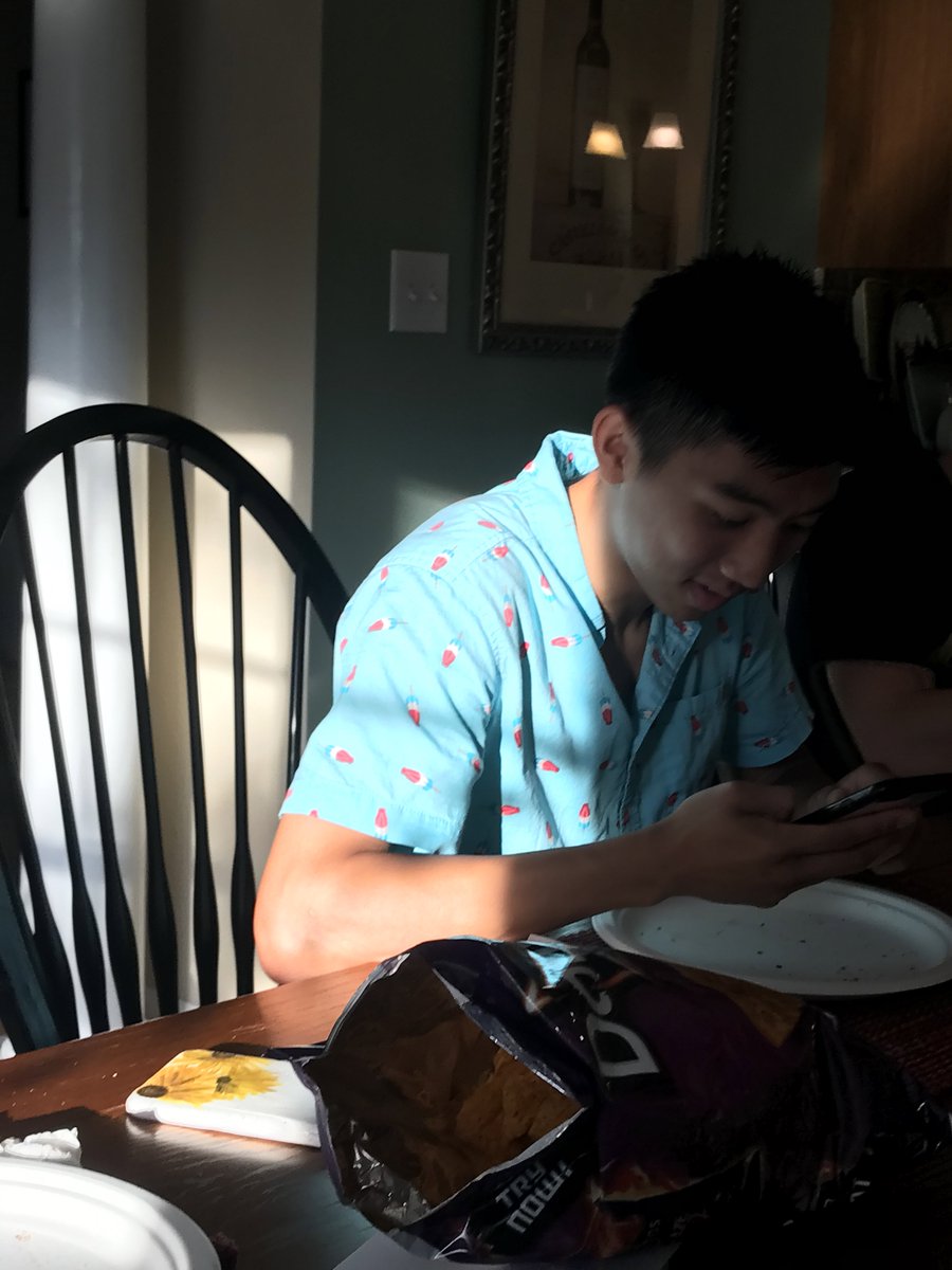 BOBSBALLERS3's tweet photo. He’s out too;( #clowned @GHHSnerfpart2 @BrosTrack https://t.co/stbJBNM6Z1