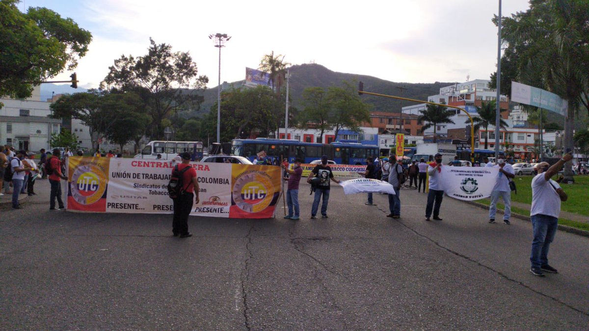 izquierdawebcr's tweet photo. #Colombia, Hoy se llevaron a cabo acciones de protesta en varias ciudades del país en rechazo a los ataques del gobierno de #IvánDuque contra las garantías laborales. https://t.co/YegEhjBnhT