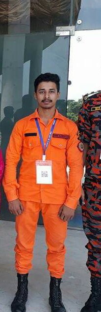 TusfiRohman's tweet photo. প্রিয় সকল বরিশালে ভাই ও বোন জে সকল ভাই ফায়ারসার্ভিস কাজ করেন এই সেই ছেলে এক বিবাহিত প্রাবাসী বউ কে নিয়ে পালিয়ে গেছে হয়তো ওনেক ভাই ও বোন এই মেয়ে ছবি ওনেক দেখে ছেন কিন্তু এই ছেলে কে চিনেন পারি নাই তাই পোস্ট দেয় নাই কিন্তু এখন জানতে পারছি এই সেই ছেলে একটু টাকা লোভে এক বিবাহিত https://t.co/FH3cYrPdXj