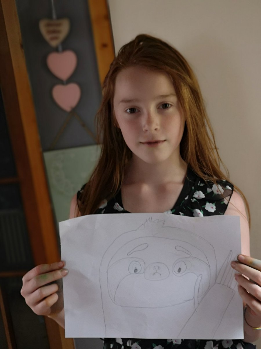 Chloe and Kirsty drawing with Rob today 🥰 #MorayHealthWeek2020  @MrsBellatMoray <a href="/RudiGold4/">Miss Gold</a> <a href="/MorayPS/">Moray Primary School</a>