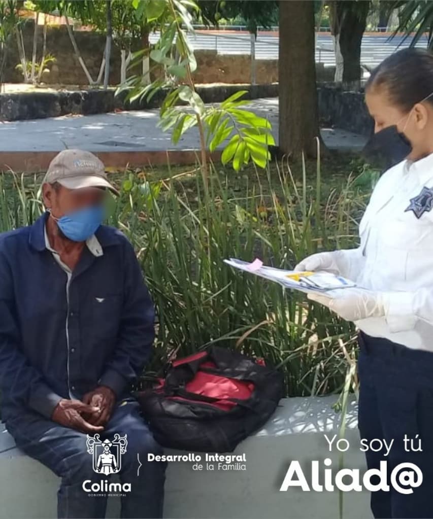 TuAliad's tweet photo. Atendemos los reportes de la Policía Municipal de Colima para brindar apoyo a Adultos Mayores a través del #Programa de #Atención a este grupo social que impulsa @AraizColima Presidenta del #SMDIFCol, contando con el respaldo de su esposo @leonciomoranL8
#EsteVirusLoParamosTodos https://t.co/IzFAJUHJ9e