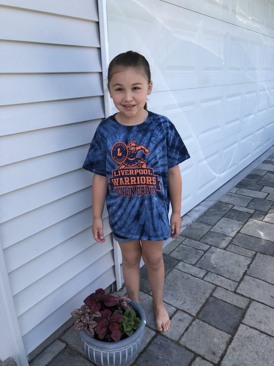 School spirit day 2...DDE shirt day <a href="/MissVollickDDE/">Kristin Vollick</a> <a href="/mpricedde/">Melissa Price</a> @hsilviaDDE
