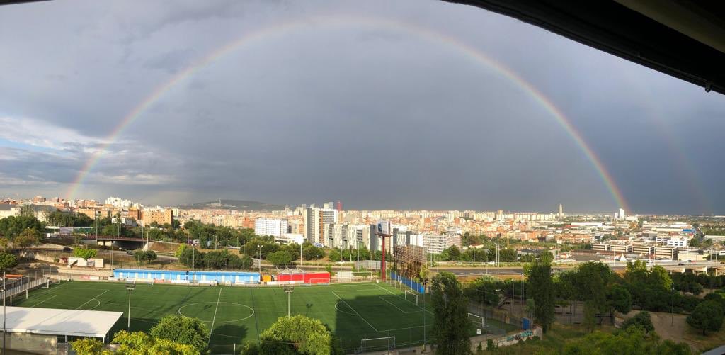 Familia... ¡ya queda menos! 😍🌈

¡Y tranquilos! Al final... todos los días sale el sol ☀️

#YoSoyDelSani 💙