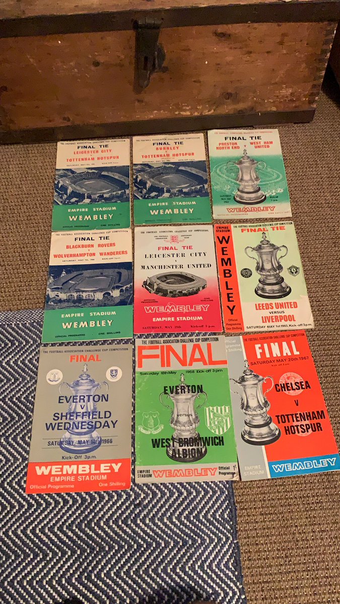 FootballMemora1's tweet photo. FA cup final programmes from 1960-1967 @LCFC @SpursOfficial @Rovers @Wolves @ManUtd @BurnleyOfficial @LUFC @LFC @PNE_FC @WestHam @ChelseaFC @Everton @WBA @swfc #football #FACup #facupfinal https://t.co/EOhkIsB5JD