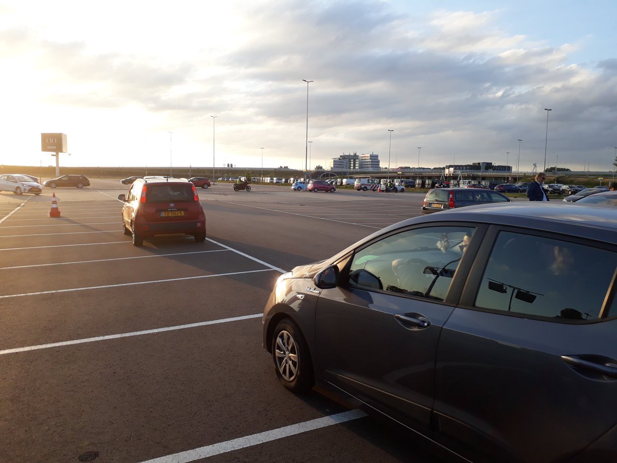 FNVSchiphol's tweet photo. Daar gaan ze dan, de helden van Schiphol #Vastveilig14 https://t.co/kb64QzXSz7