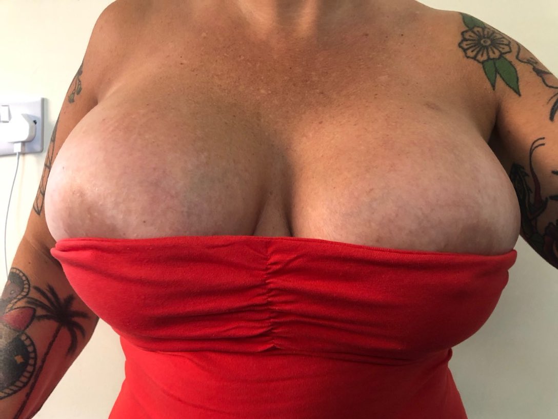 Jack Louise (@2Bustygirls)  X